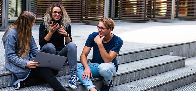 Image de jeunes étudiants pour illustrer l'article